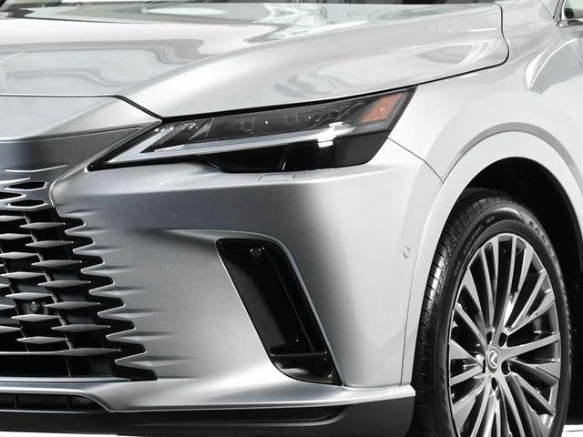 Photo of 2023 Iridium Lexus RX 350