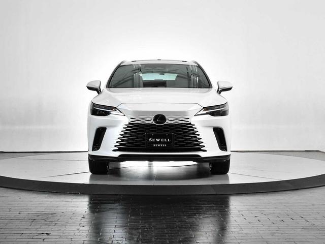 Photo of 2023 Eminent White Pearl Lexus RX 350