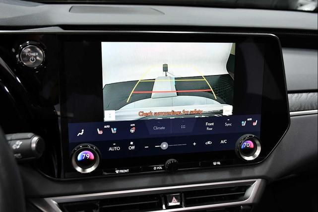 Photo of 2023 Eminent White Pearl Lexus RX 350