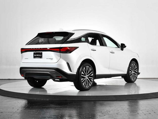 Photo of 2023 Eminent White Pearl Lexus RX 350
