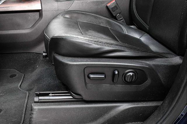 Photo of 2020 Pacific Blue Metallic GMC Sierra 1500