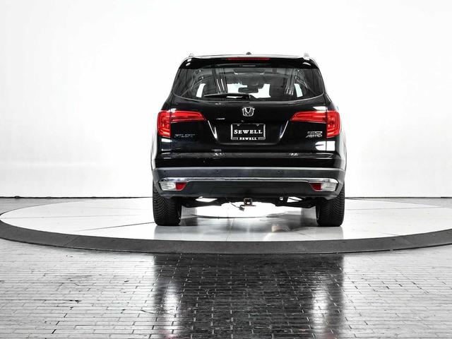 Photo of 2017 Crystal Black Pearl Honda Pilot