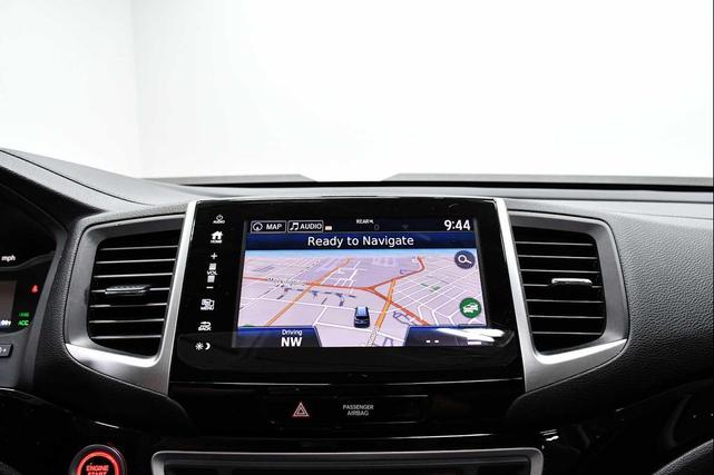 Photo of 2017 Crystal Black Pearl Honda Pilot