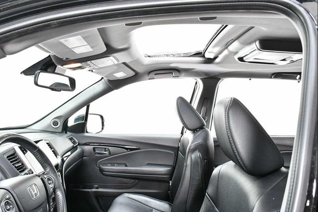 Photo of 2017 Crystal Black Pearl Honda Pilot