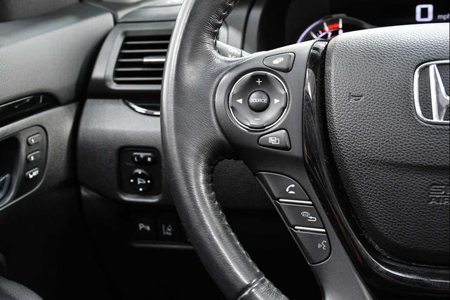 Photo of 2017 Crystal Black Pearl Honda Pilot