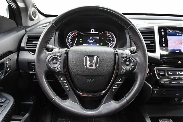 Photo of 2017 Crystal Black Pearl Honda Pilot