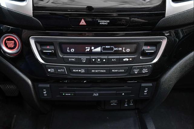 Photo of 2017 Crystal Black Pearl Honda Pilot