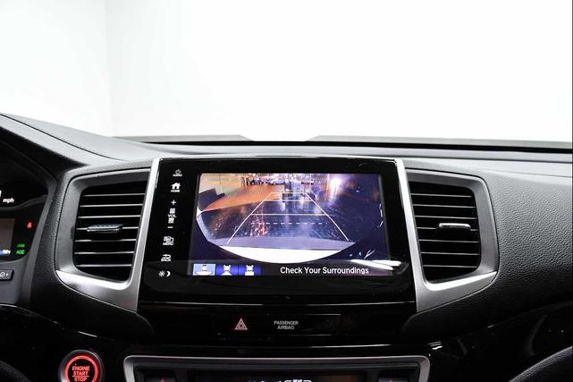 Photo of 2017 Crystal Black Pearl Honda Pilot