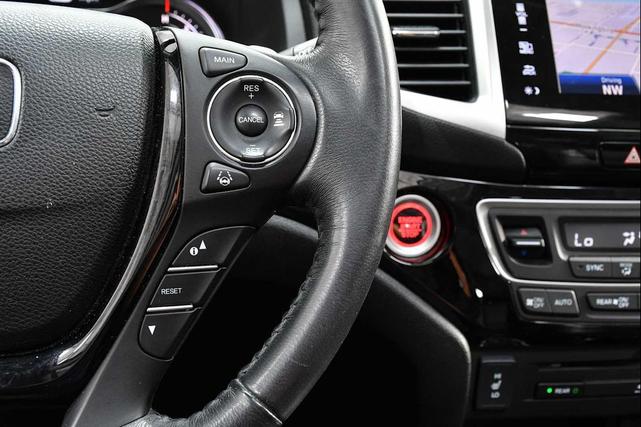 Photo of 2017 Crystal Black Pearl Honda Pilot