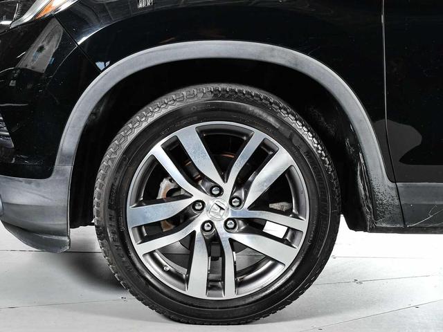 Photo of 2017 Crystal Black Pearl Honda Pilot