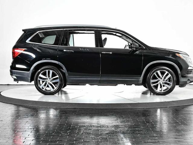 Photo of 2017 Crystal Black Pearl Honda Pilot