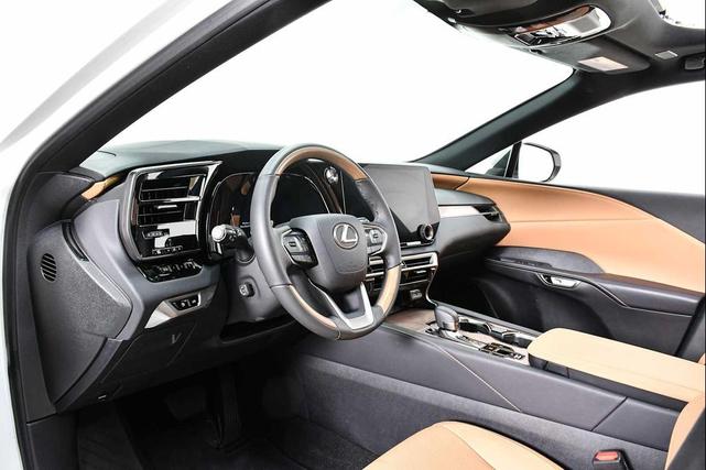 Photo of 2025 Eminent White Pearl Lexus RX 350