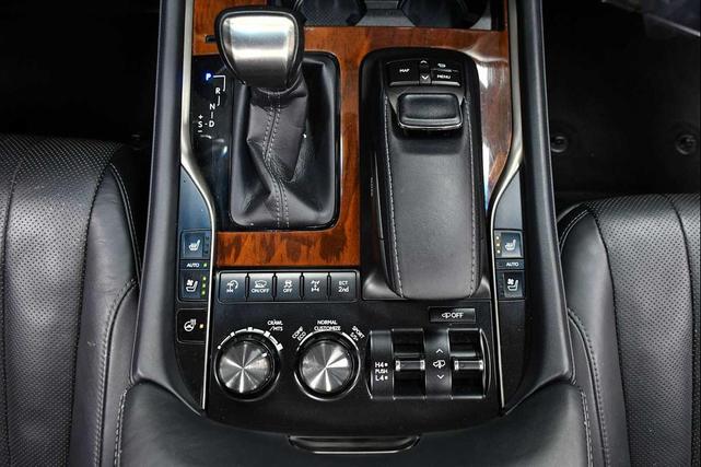 Photo of 2020 Nebula Gray Pearl Lexus LX 570