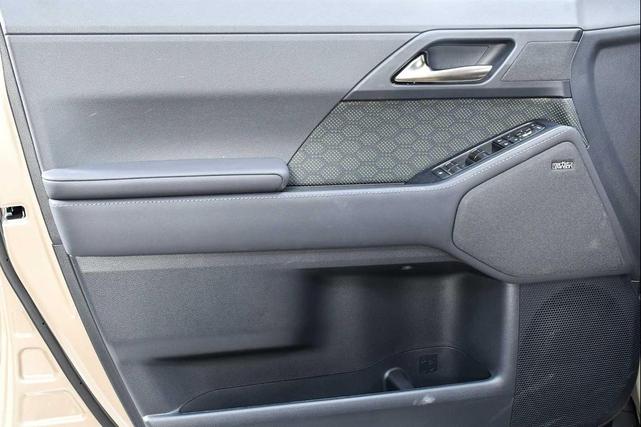 Photo of 2025 Earth/Black Roof Lexus GX 550