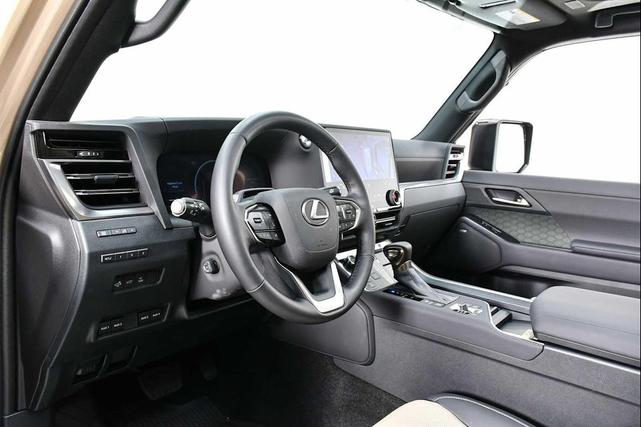 Photo of 2025 Earth/Black Roof Lexus GX 550