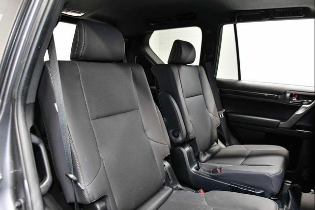 Photo of 2023 Atomic Silver Lexus GX 460