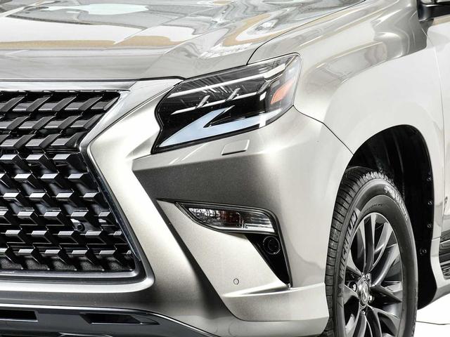 Photo of 2023 Atomic Silver Lexus GX 460