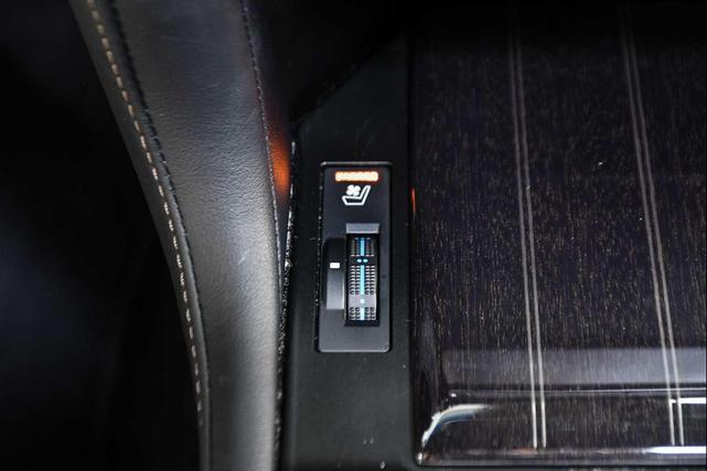 Photo of 2023 Atomic Silver Lexus GX 460