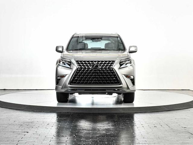 Photo of 2023 Atomic Silver Lexus GX 460