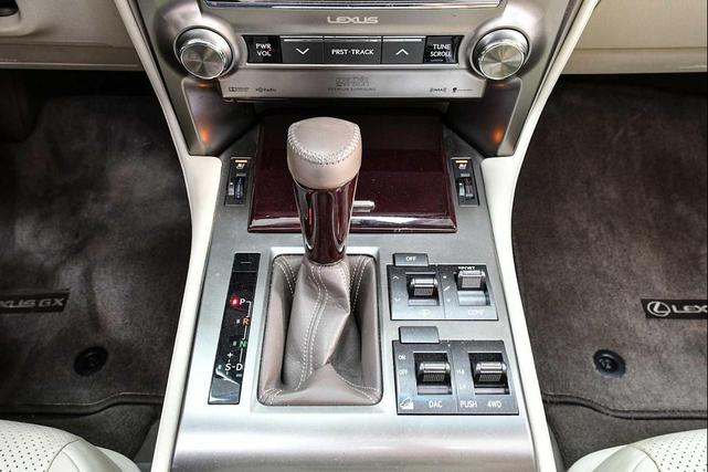 Photo of 2014 Tungsten Pearl Lexus GX 460