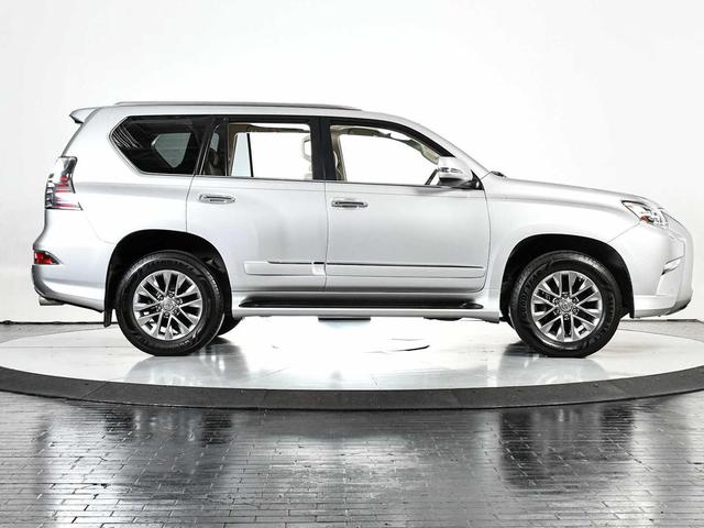 Photo of 2014 Tungsten Pearl Lexus GX 460