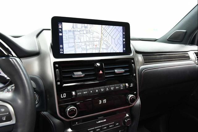 Photo of 2023 Eminent White Pearl Lexus GX 460