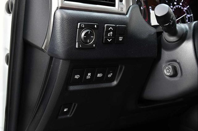 Photo of 2023 Eminent White Pearl Lexus GX 460
