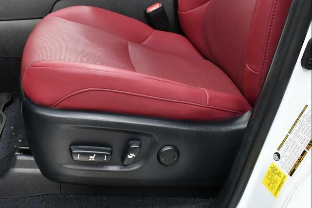 Photo of 2023 Eminent White Pearl Lexus GX 460