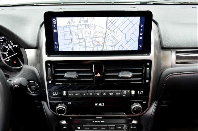 Photo of 2023 Eminent White Pearl Lexus GX 460