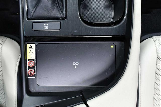 Photo of 2024 Eminent White Pearl Lexus ES 250