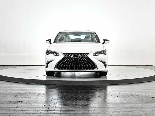 Photo of 2024 Eminent White Pearl Lexus ES 250