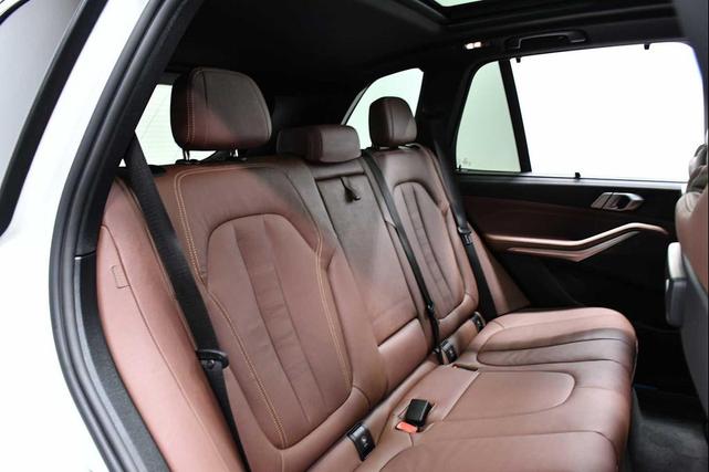 Photo of 2022 Alpine White BMW X5