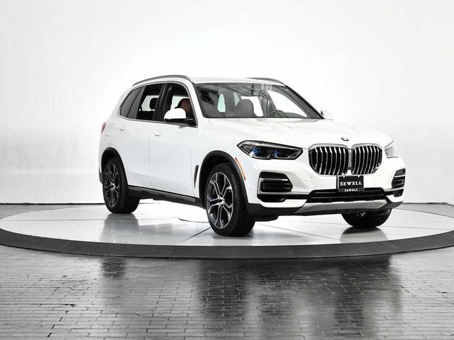 Photo of 2022 Alpine White BMW X5