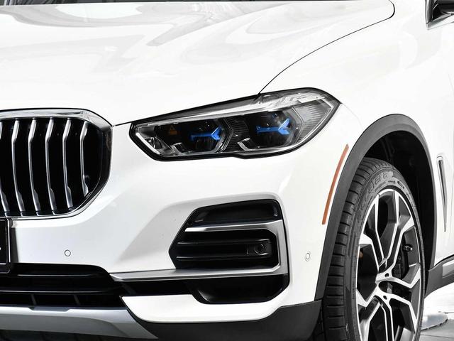 Photo of 2022 Alpine White BMW X5