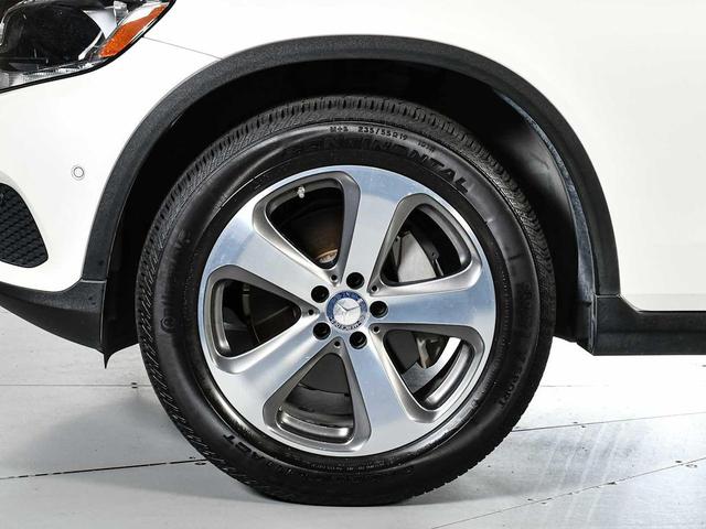 Photo of 2016 designo Diamond White Metallic Mercedes-Benz GLC 300