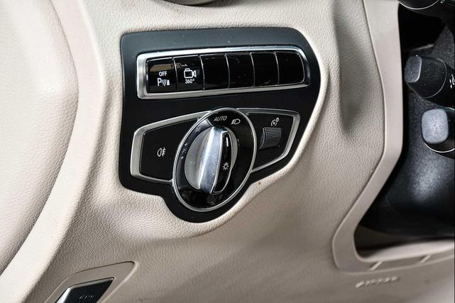 Photo of 2016 designo Diamond White Metallic Mercedes-Benz GLC 300