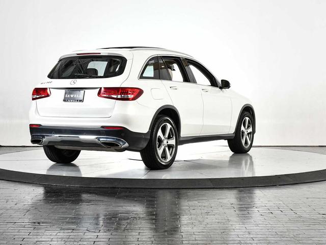 Photo of 2016 designo Diamond White Metallic Mercedes-Benz GLC 300