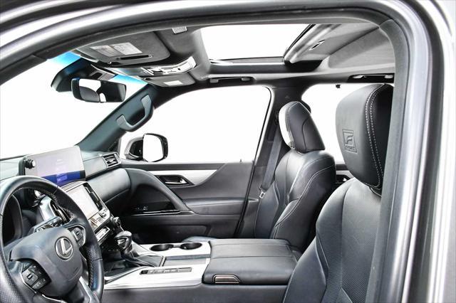 Photo of 2022 Manganese Luster Lexus LX 600