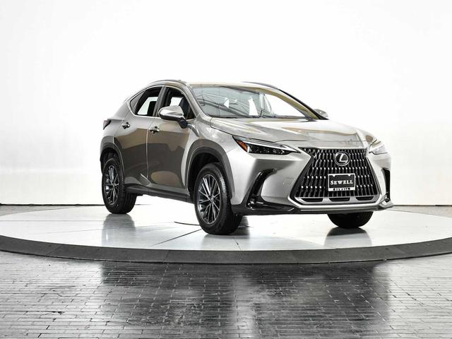 Photo of 2023 Atomic Silver Lexus NX 250