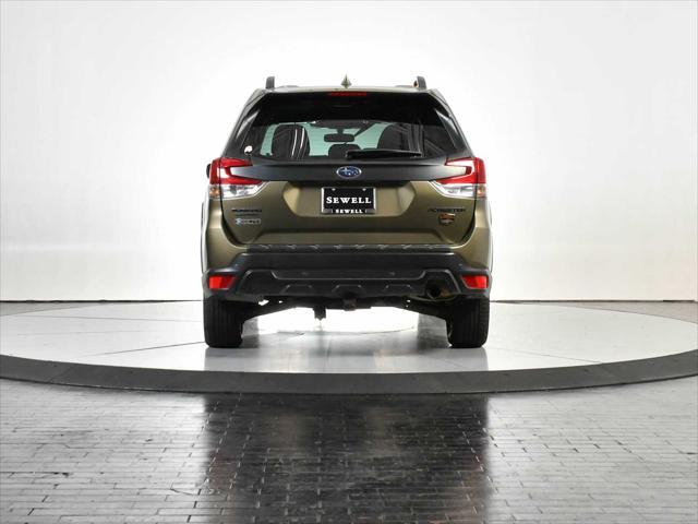 Photo of 2022 Autumn Green Metallic Subaru Forester