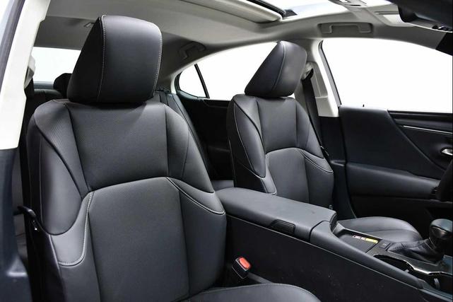 Photo of 2024 Iridium Lexus ES 350