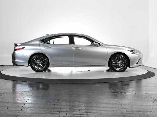 Photo of 2024 Iridium Lexus ES 350