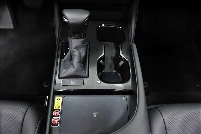Photo of 2024 Iridium Lexus ES 350