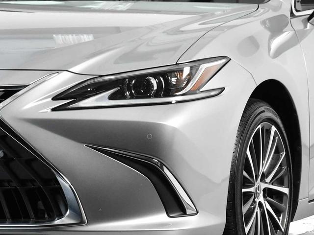 Photo of 2024 Iridium Lexus ES 350