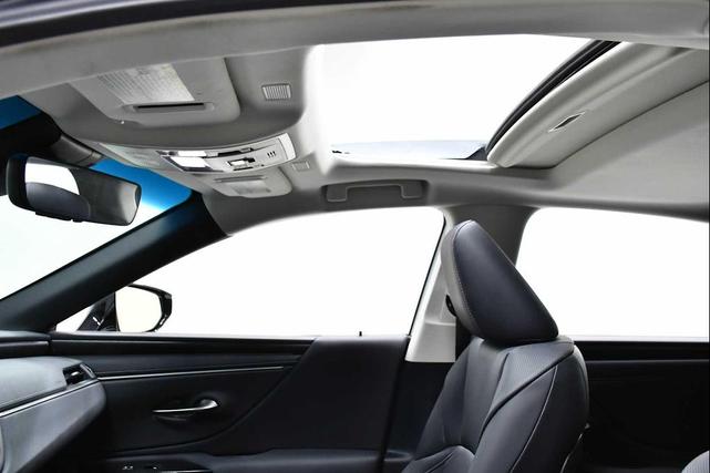 Photo of 2024 Iridium Lexus ES 350