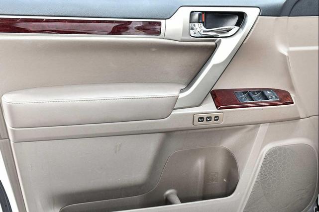 Photo of 2015 Starfire Pearl Lexus GX 460