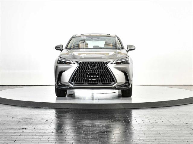 Photo of 2025 Atomic Silver Lexus NX 350