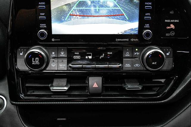 Photo of 2021 Blizzard Pearl Toyota Highlander