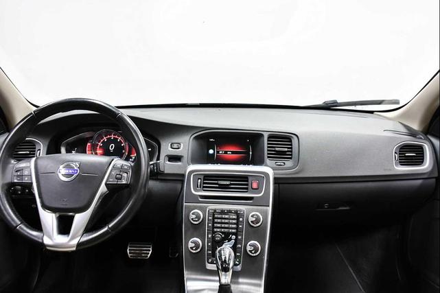 Photo of 2016 Magic Blue Metallic Volvo S60