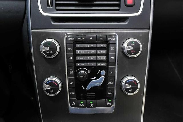Photo of 2016 Magic Blue Metallic Volvo S60